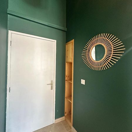 Appartement Avec Vue Sur L Eglise Des Saintes Екстериор снимка