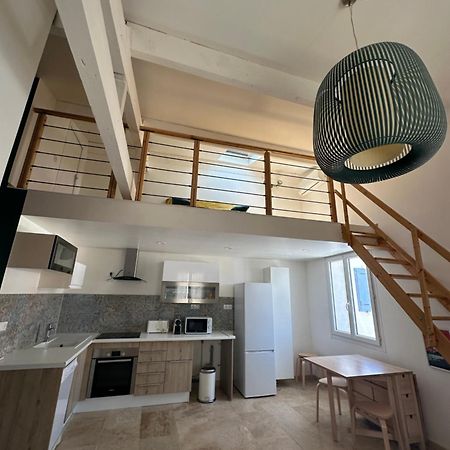 Appartement Avec Vue Sur L Eglise Des Saintes Екстериор снимка