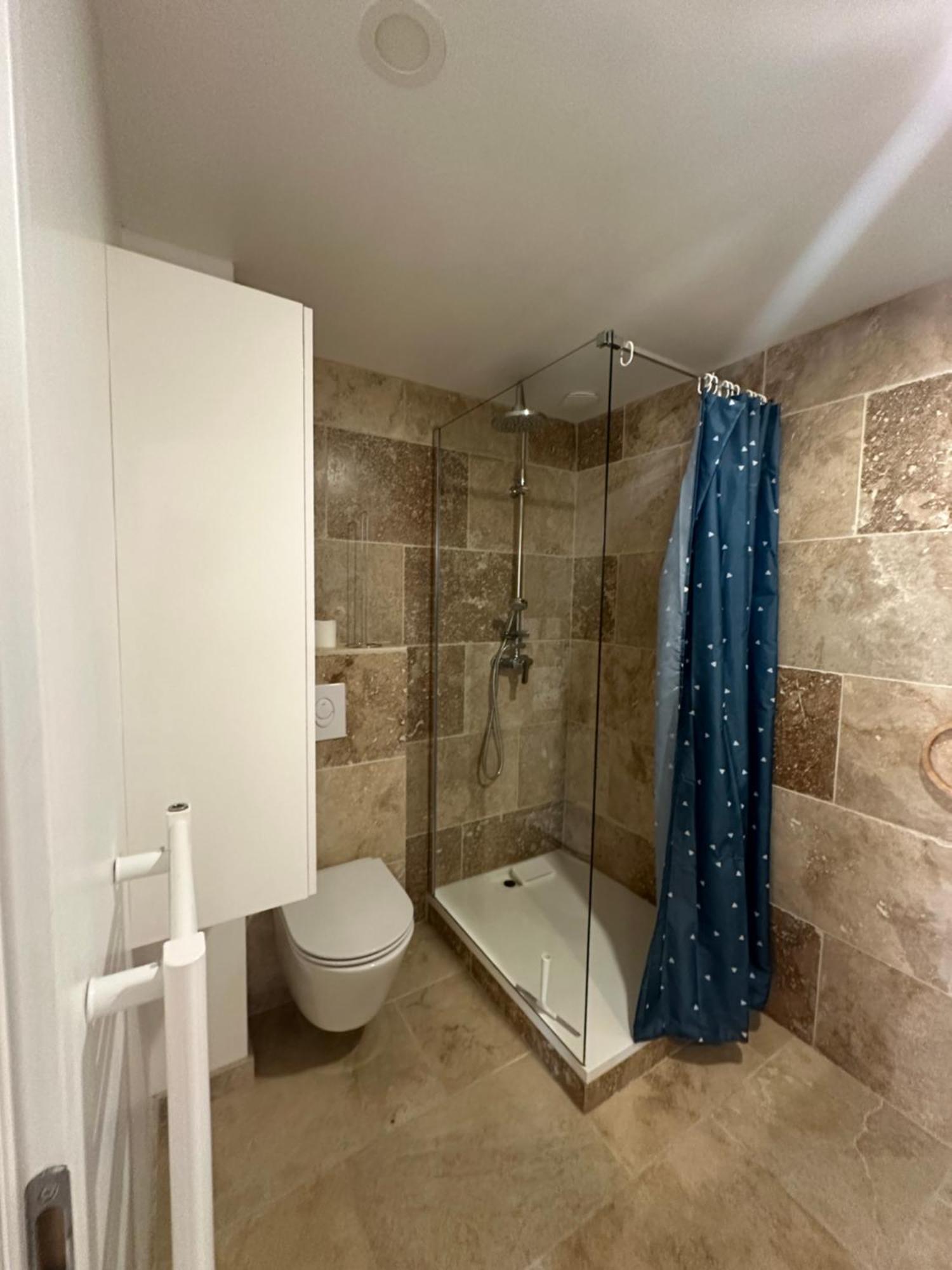 Appartement Avec Vue Sur L Eglise Des Saintes Екстериор снимка