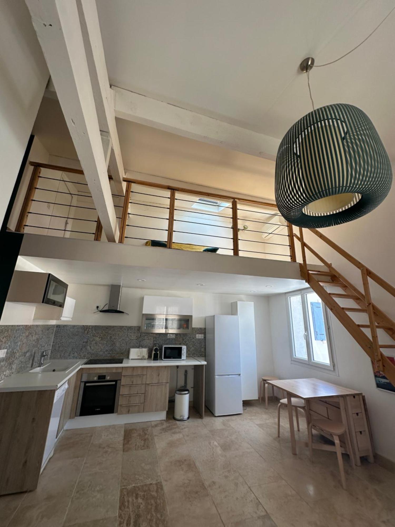 Appartement Avec Vue Sur L Eglise Des Saintes Екстериор снимка