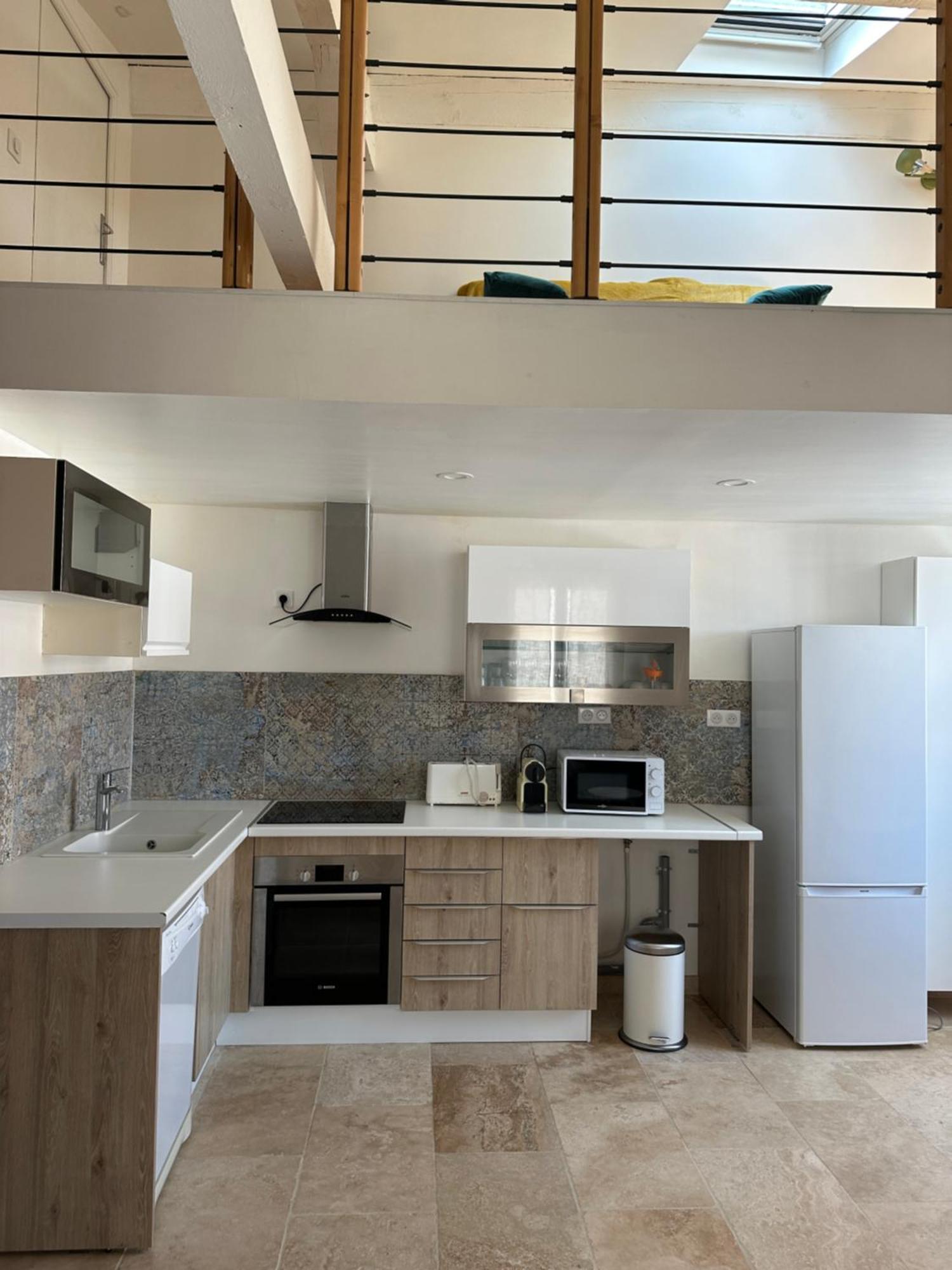 Appartement Avec Vue Sur L Eglise Des Saintes Екстериор снимка